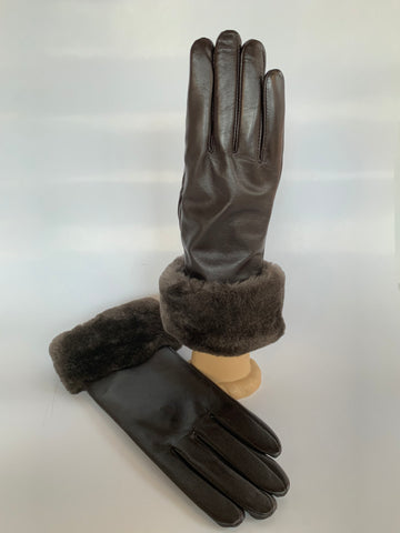 Beaver, sheared, leather, gloves, lambskin, cold weather, winter, fall, evening, furrier, genuine, real fur, fur, soft, warm, cosy, classic, gorgeous, elegant, beautiful, luxurious, timeless, simple, wonderland, exclusive, chic, stylish, style, comfort, vintage, modern, new, custom, quality, made to measure, eco friendly, heritage gallery, galerie, www.heritagegallery.ca, black, navy, cream, heritage, montreal, local, high quality, international shipping, shipping, usa, europe, touch screen, iphone, size